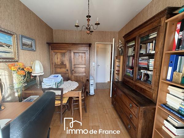 RODEZ, T4 en dernier étage avec balcon, loggia, garage et cave