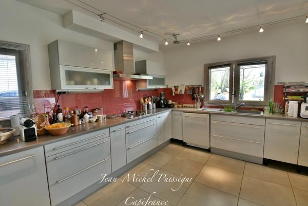 Maison à vendre de 220m2 10 pièces à SAINT GAUDENS (31) Terrain de 2100m2 Piscine 11x5