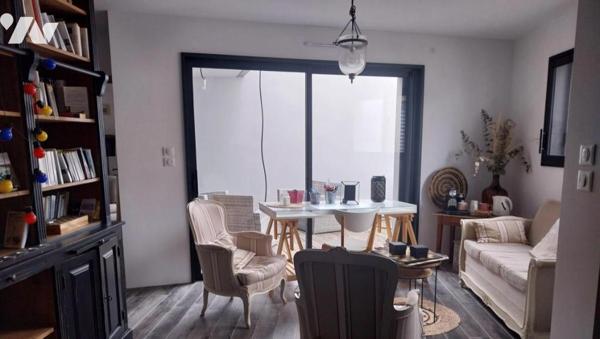 MAISON CONTEMPORAINE 5 pièces AVEC GARAGE + LOCAL COMMERCIAL + 6 GARAGES