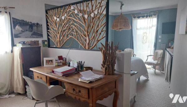 MAISON CONTEMPORAINE 5 pièces AVEC GARAGE + LOCAL COMMERCIAL + 6 GARAGES