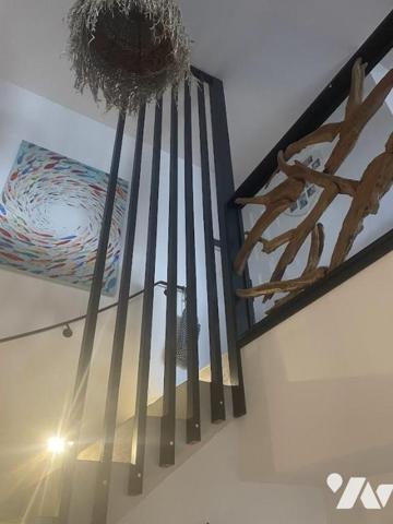 MAISON CONTEMPORAINE 5 pièces AVEC GARAGE + LOCAL COMMERCIAL + 6 GARAGES