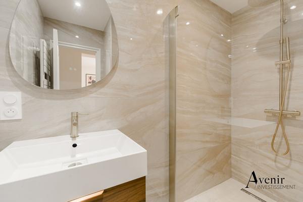 ECULLY CENTRE - PROPRIETE DE CHARME - JARDIN - PISCINE - 404 M2 - 8 PIECES - 6 CHAMBRES Ecully ECULLY CENTRE - PROPRIETE DE CHARME - JARDIN - PISCINE - 404 M2 - 8 PIECES - 6 CHAMBRES Ecully