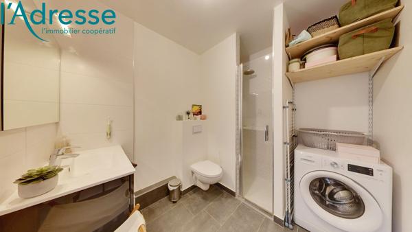 2 PIECES DERNIER ETAGE + BALCON ET PARKING EN SOUS-SOL