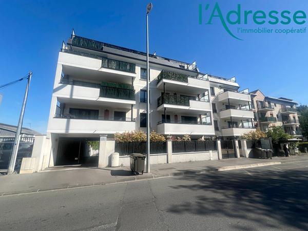 2 PIECES DERNIER ETAGE + BALCON ET PARKING EN SOUS-SOL
