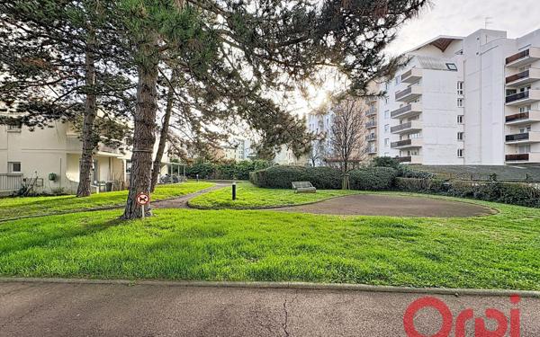 Appartement à vendre    2 pièces • 46,90 m2 Lyon 3