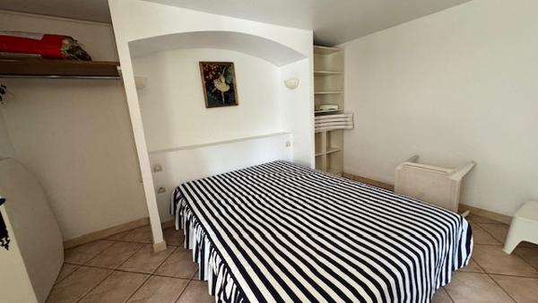 Mougins (06250) Mougins – Grande maison 6 chambres avec piscine, jardin paysagé & potentiel bi-familial