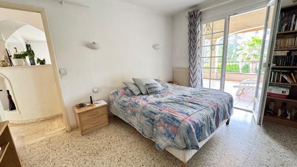 Mougins (06250) Mougins – Grande maison 6 chambres avec piscine, jardin paysagé & potentiel bi-familial