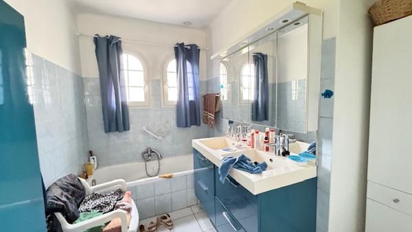 Mougins (06250) Mougins – Grande maison 6 chambres avec piscine, jardin paysagé & potentiel bi-familial