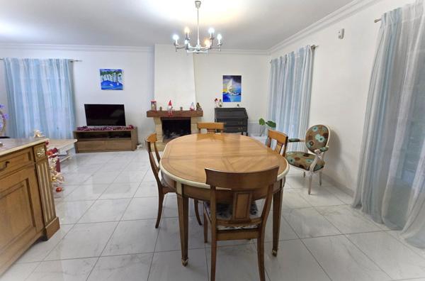 Maison t4 de plein pied avec grand terrain et piscine