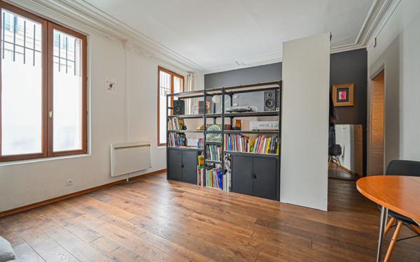 Appartement à vendre    2 pièces • 53,28 m2 Paris 18