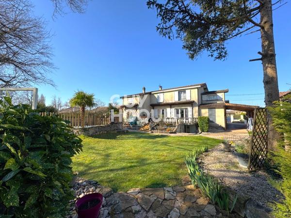 Grande maison avec piscine et sous-sol à Villemoirieu