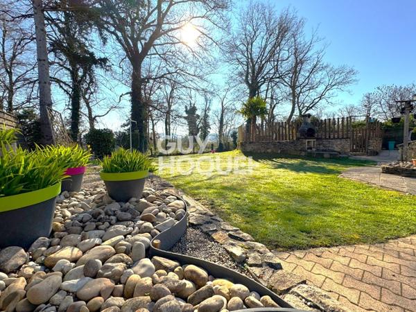 Grande maison avec piscine et sous-sol à Villemoirieu