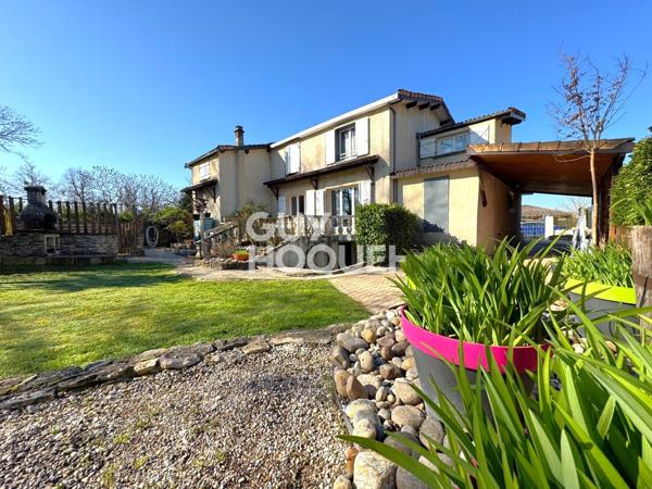 Grande maison avec piscine et sous-sol à Villemoirieu