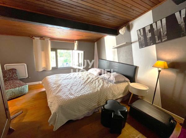 Grande maison avec piscine et sous-sol à Villemoirieu