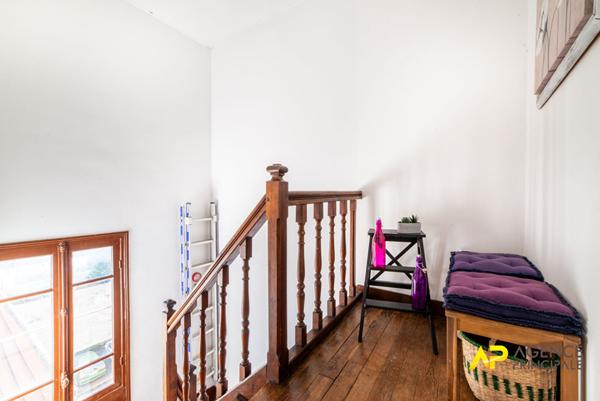 Appartement 2 pièces DERNIER ÉTAGE MEDERIC €249 000 ** - Référence 488CL