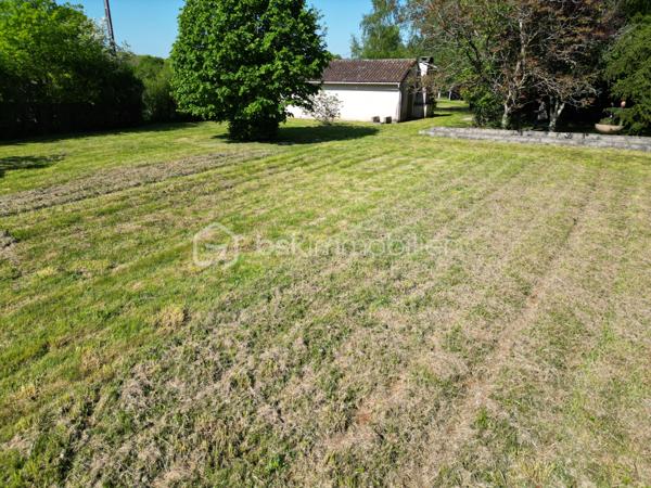 Terrain de 1 343 m²