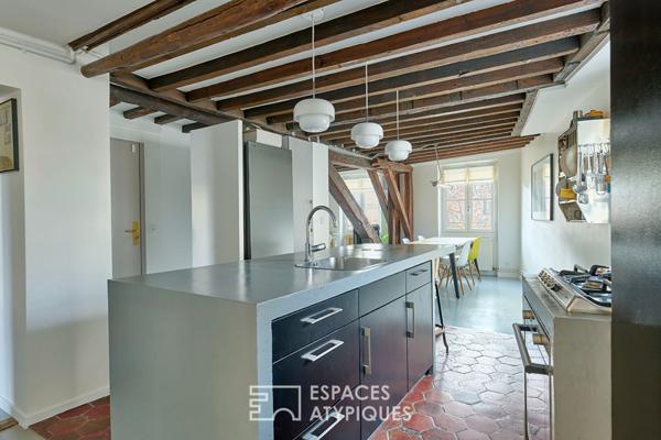 Appartement d’angle multi-exposé proche du Marché de l’Olive