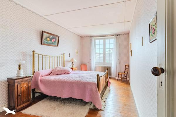 Maison à vendre |  Lamothe-Montravel |  7 pièces | 162 m²