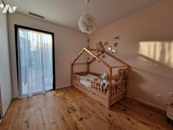 Maison d'habitation très récente de plain-pied située dans le village de Generac en petite Camargue