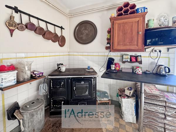 Maison en pierre au BORD DU LOT proche Prayssac