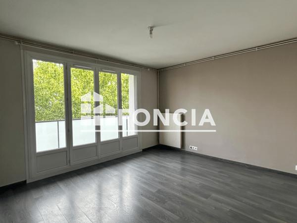 Location Appartement 2 pièces 45.5 m² - CLOS SAINT MARCEAU Orleans 45100