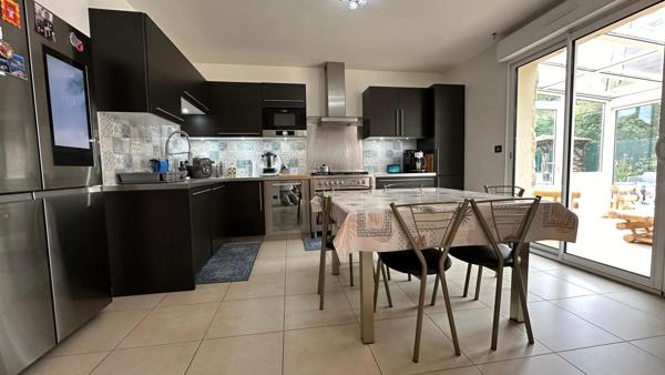 Véranda, cheminée, 5PP 3 chbres  : la maison qui coche tout !