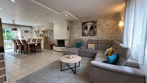 Véranda, cheminée, 5PP 3 chbres  : la maison qui coche tout !