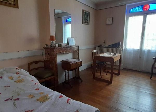 Maison à vendre    7 pièces •  Bourg-en-Bresse