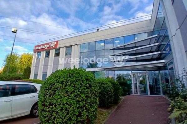 Local commercial à louer 9 pièces de 200 m² à Pontoise