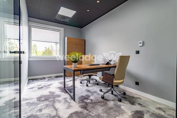 Local commercial à louer 9 pièces de 200 m² à Pontoise