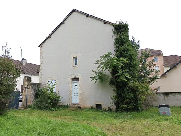 EN VENTE - FOURCHAMBAULT CTRE VILLE Maison avec jardin . 2 chambres