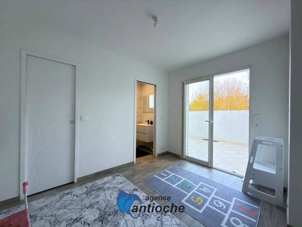 Maison moderne avec terrasse et garage traversant aux portes de La Rochelle