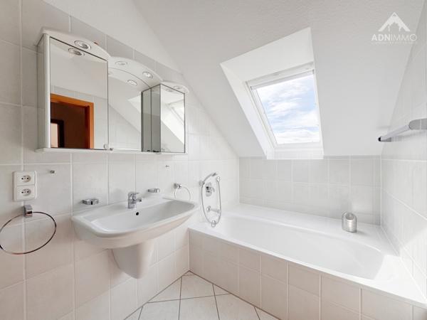 Saint-Genis-Pouilly (01630) Maison 8 Pièces 333 m2