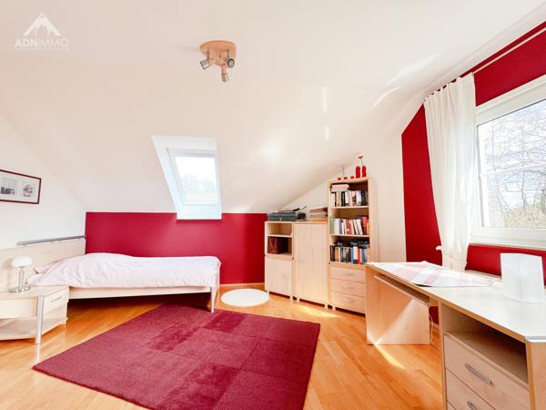 Saint-Genis-Pouilly (01630) Maison 8 Pièces 333 m2