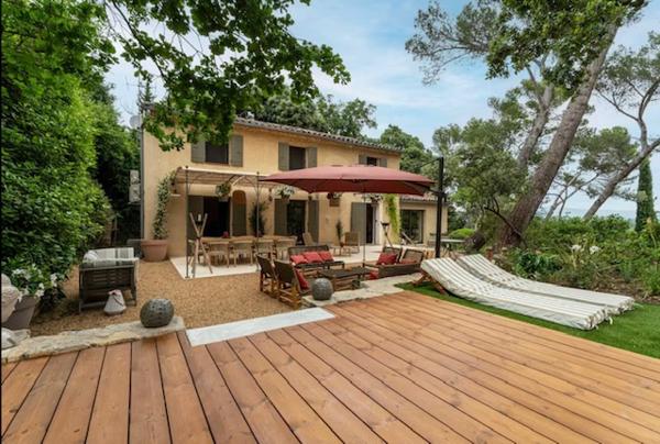 Villeneuve-lès-Avignon (30400) Maison de charme avec grand terrain