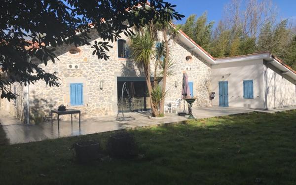Maison à vendre    7 pièces •  Saint-Martin-de-Hinx