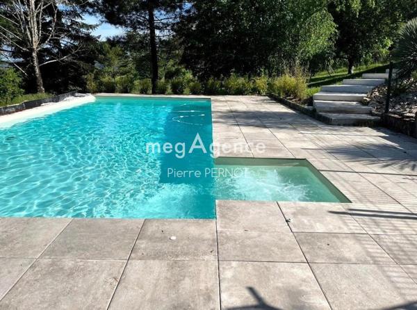 Maison à PUYGOUZON, 81990 - 8 pièces 240m²