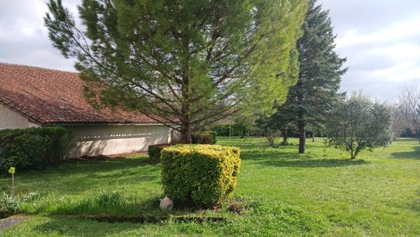 Maison de caractère, 4 chambres, grand terrain clos