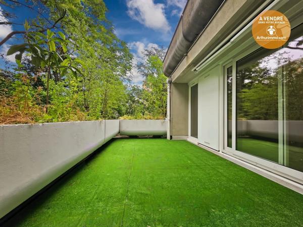 Vente                                                      Appartement
                        
                     3 pièces                      70 m2                     à Évry-Courcouronnes