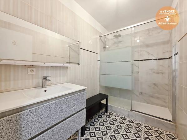 Vente                                                      Appartement
                        
                     3 pièces                      70 m2                     à Évry-Courcouronnes