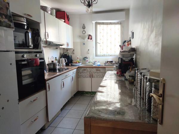 Vente                                                      Appartement
                        
                     4 pièces                      82 m2                     à Asnières-sur-Seine