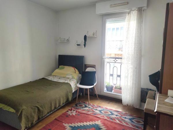 Vente                                                      Appartement
                        
                     4 pièces                      82 m2                     à Asnières-sur-Seine