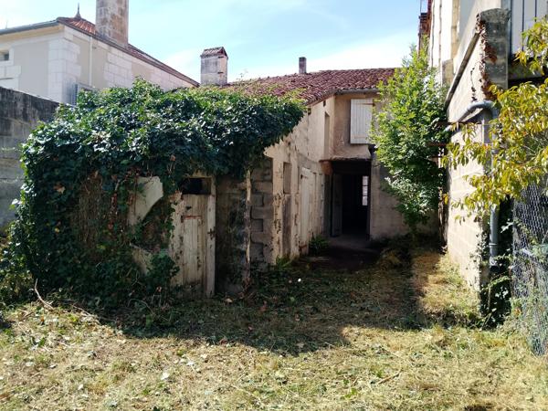 Maison avec jardin à rénover dans un village de charme