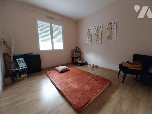 Maison à Vendre à Vitré (35500) en Ille-et-Vilaine (35)

Quartier SUD de VITRE, maison foncti...