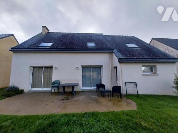 Maison à Vendre à Vitré (35500) en Ille-et-Vilaine (35)

Quartier SUD de VITRE, maison foncti...