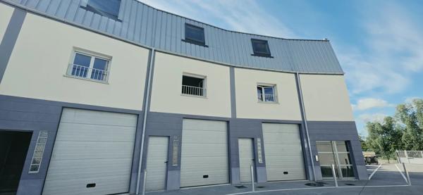 Location                                                      Local industriel
                        
                                         80 m2                     à Fontenay-Trésigny