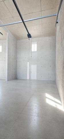 Location                                                      Local industriel
                        
                                         80 m2                     à Fontenay-Trésigny
