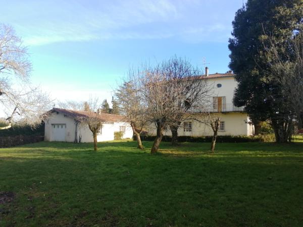 Maison deux logements grand terrain clos