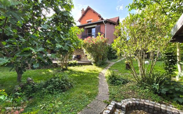 MAISON FAMILIALE DE CARACTÈRE  – 7 PIÈCES – JARDIN – DÉPENDANCES – PROCHE PARIS : Argenteuil, Quartier Haut-coteaux