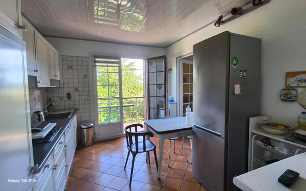 MAISON FAMILIALE DE CARACTÈRE  – 7 PIÈCES – JARDIN – DÉPENDANCES – PROCHE PARIS : Argenteuil, Quartier Haut-coteaux